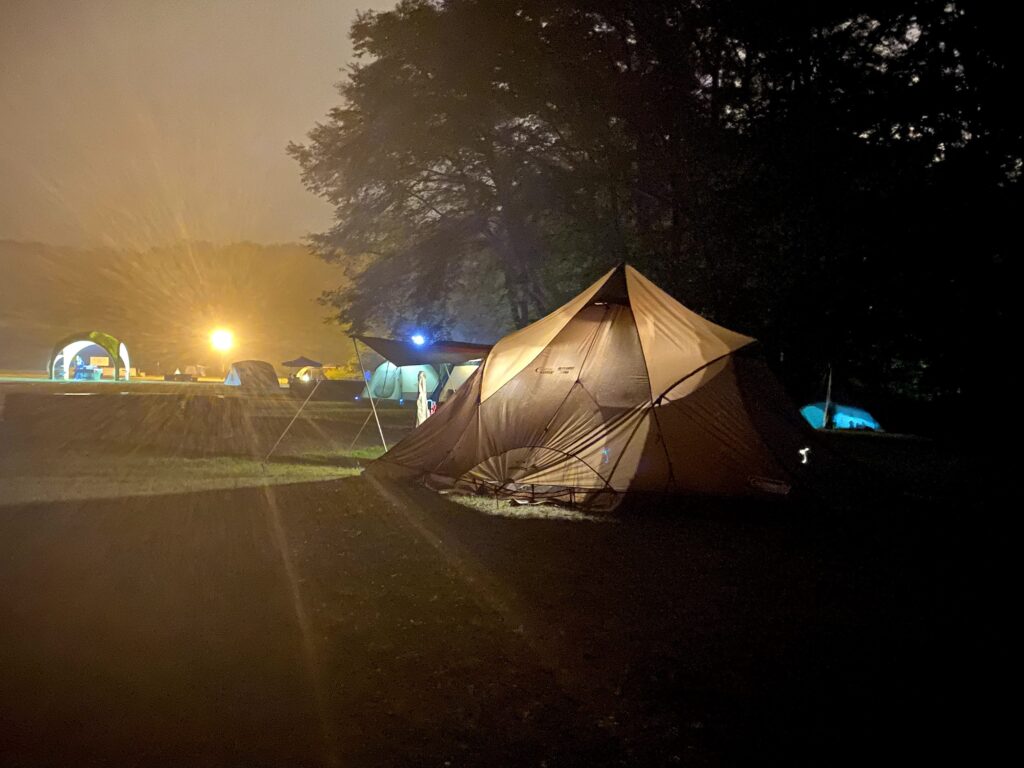 雨のテント
上士幌航空公園キャンプ場